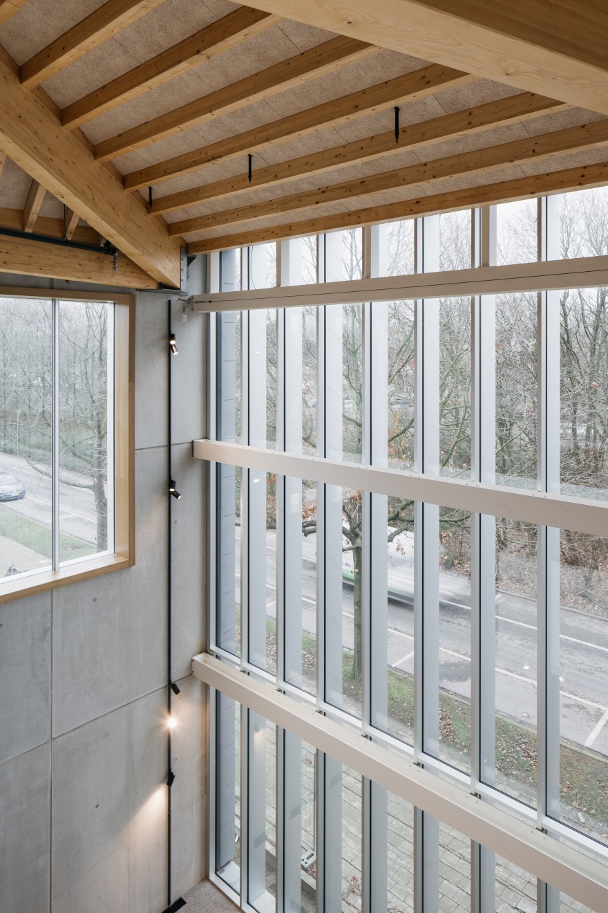 折纸造型,自然光照亮 Campus West 办公空间-8