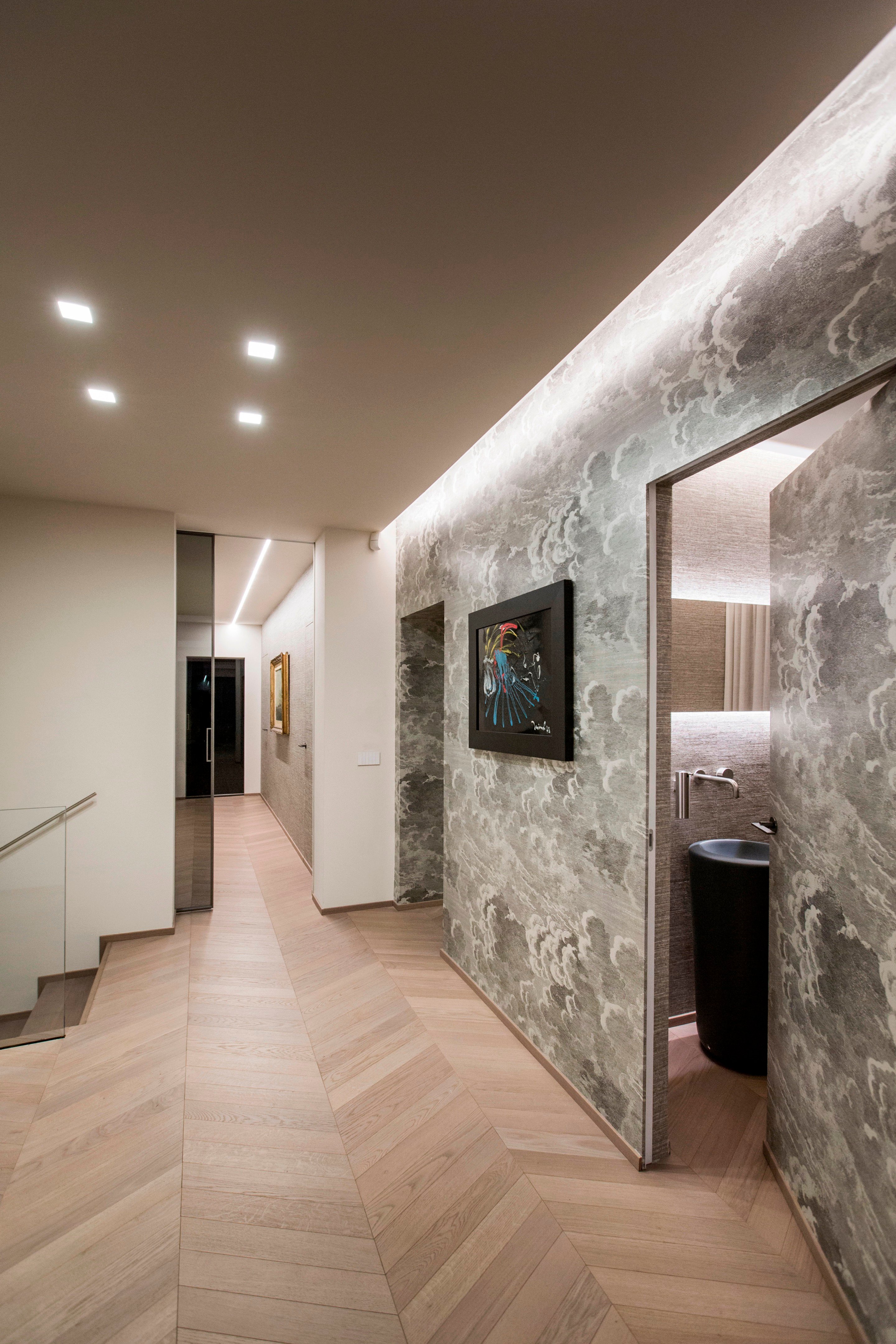 Attico White & Gray-12