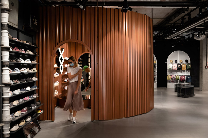 Run Colors EC Powiśle 鞋店设计丨波兰华沙丨mode:lina™ 团队-21