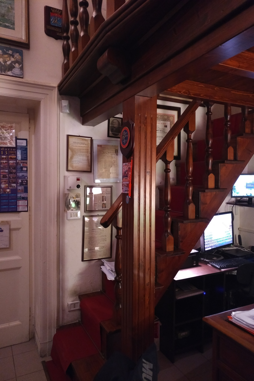 历史建筑中的现代法律工作室设计-4