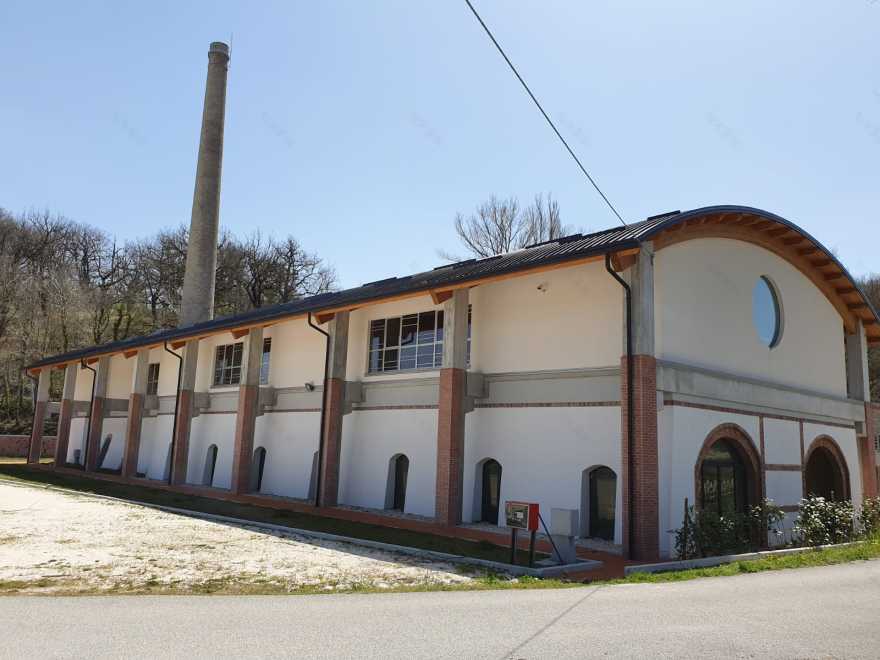 废弃砖窑的华丽转身 · 意大利 Cantalupo 文化实验室-16