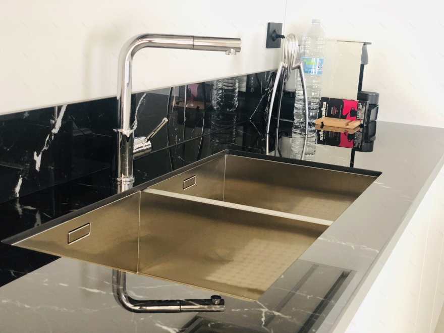 意大利海滨别墅的现代魅力-21