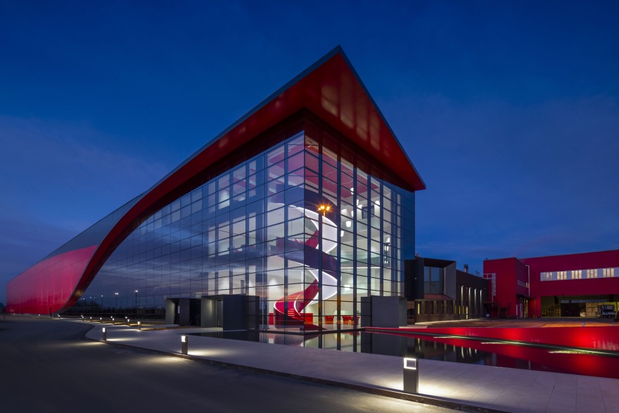 MAINA 五十年庆典,古堡新生的色彩之旅-0