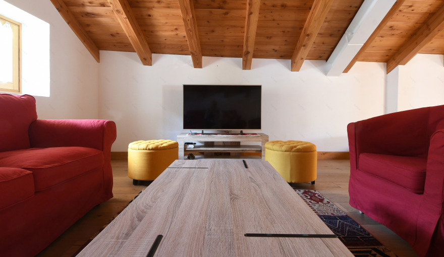 回忆满满的山区家庭住宅翻新-10