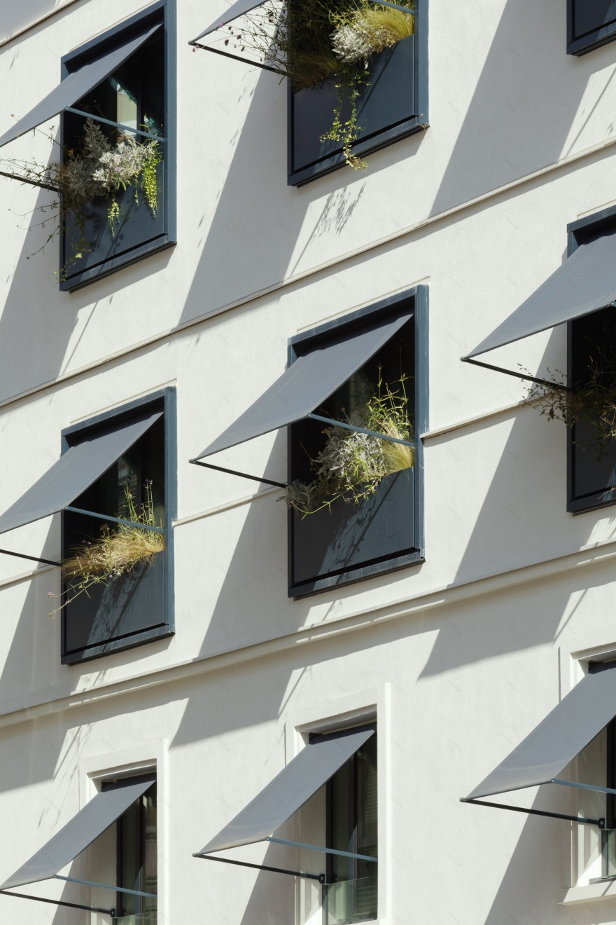 巴黎华莱士酒店,蓝调金属魅力与自然光的完美结合-14