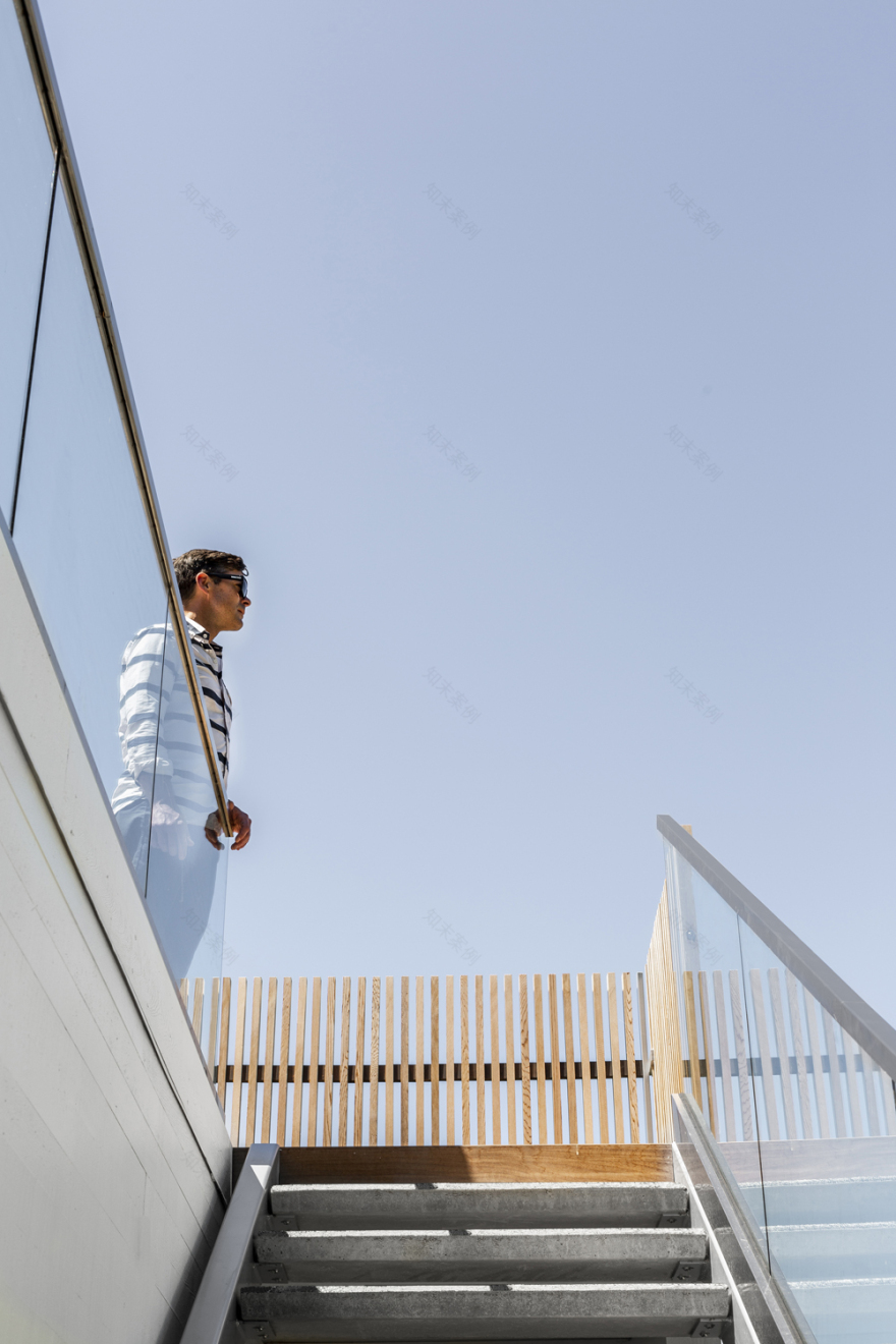 加州风情融入西北木质别墅,Mercer Modern 打造户外生活新体验-14