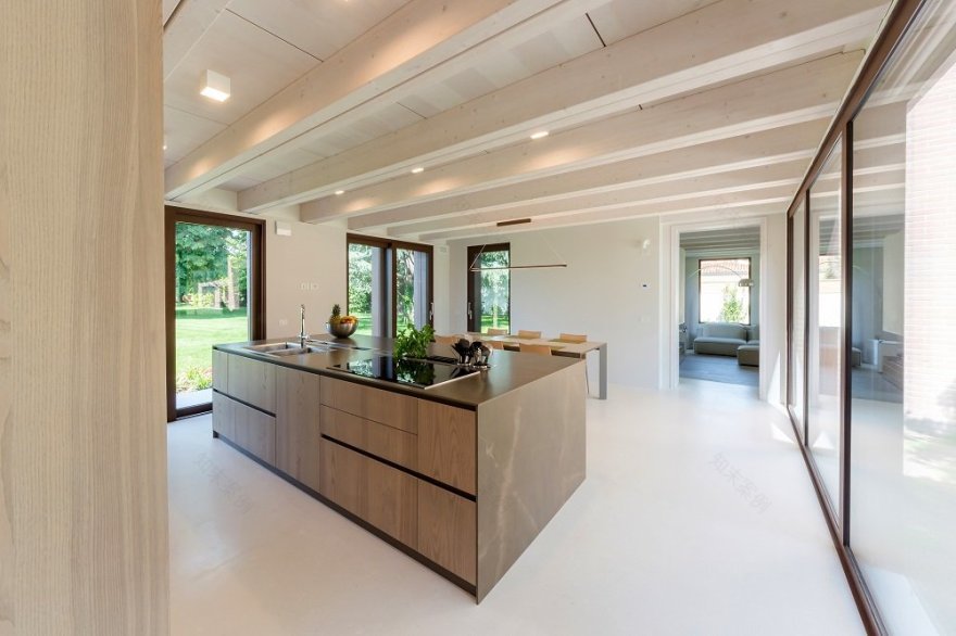 意式乡村别墅的绿色环保与高效能源设计-16