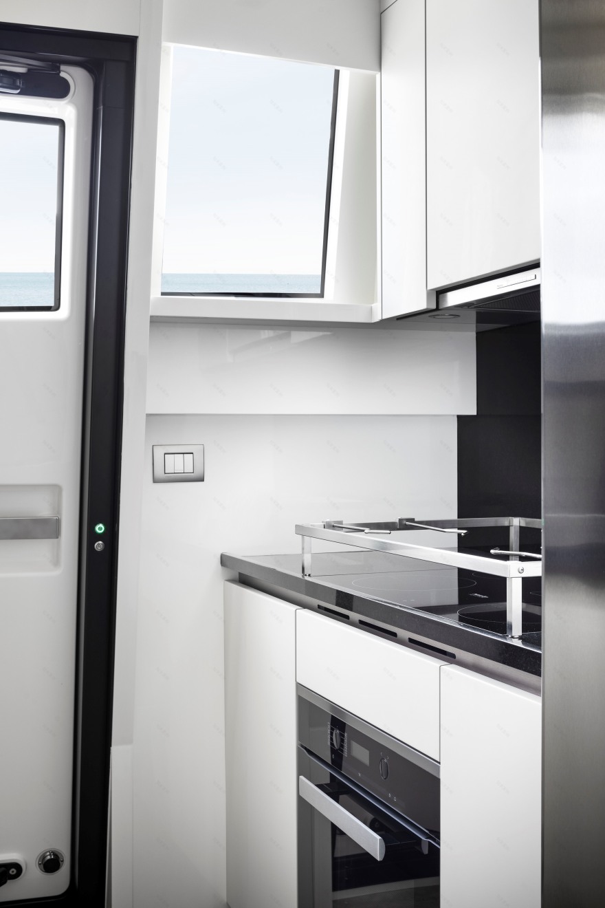 "Sanlorenzo SL 86 游艇 | 优雅精致的开放式空间设计"-11