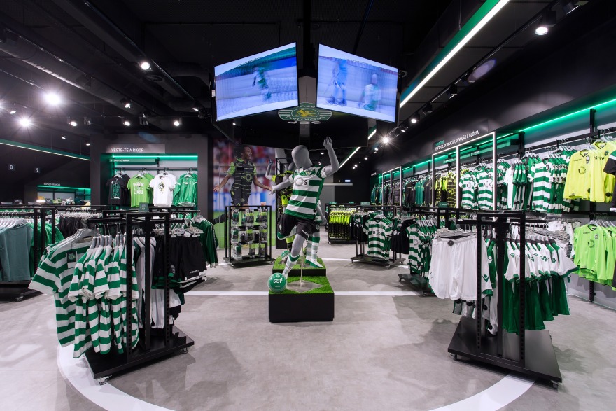 运动品牌商店的足球主题设计-0