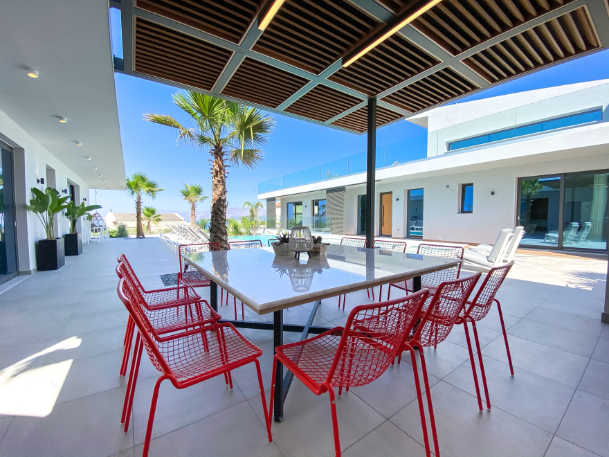 现代风格别墅设计,展现夏日度假风情-5