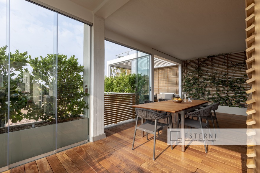 生态木阳台,全玻璃滑动面板,垂直绿墙,漂浮木地板-9