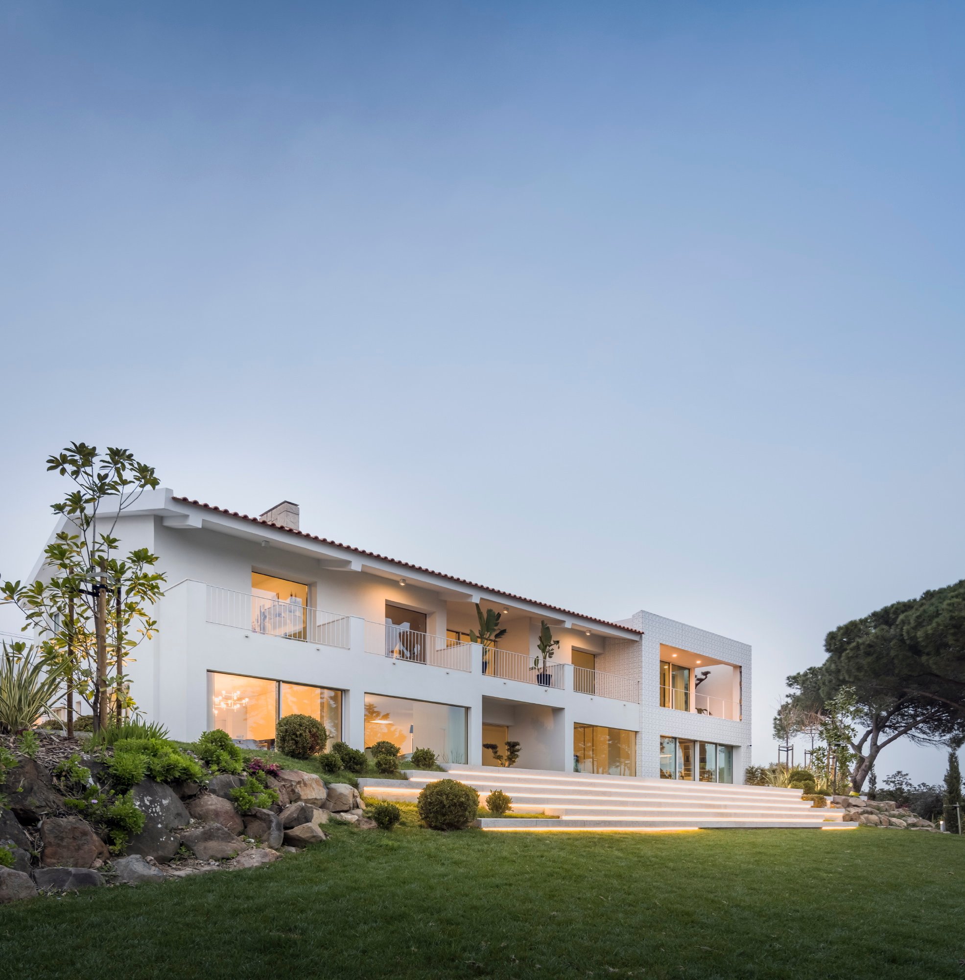 葡萄牙 Estoril RM House 现代别墅设计丨João Tiago Aguiar,arquitectos-45