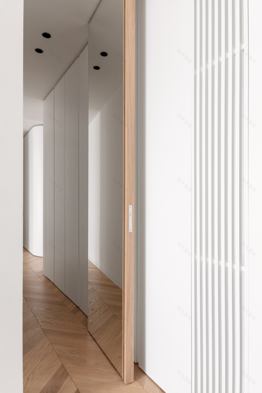 曲径通幽的简约风住宅设计-23