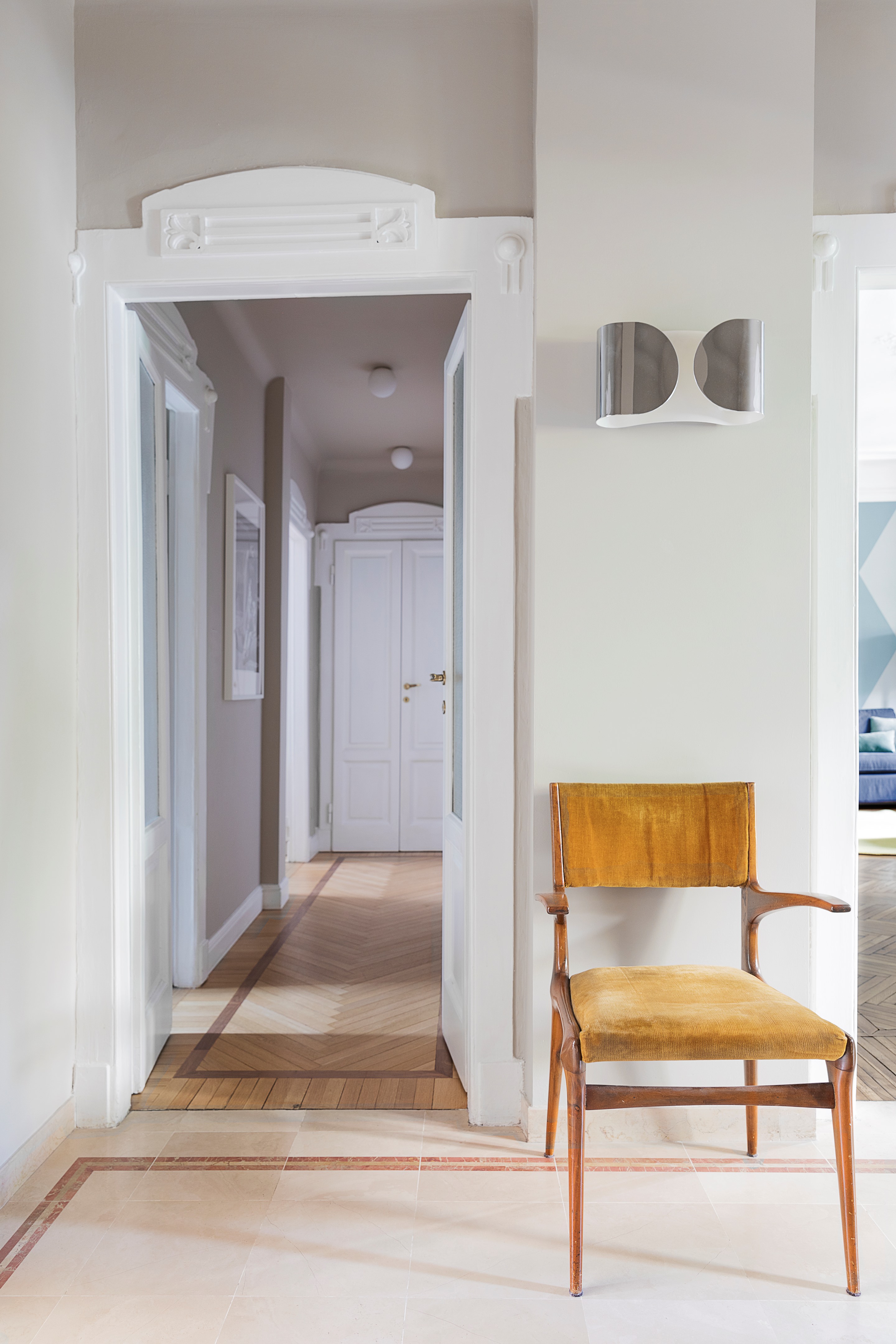 色彩翻转的复古公寓-19