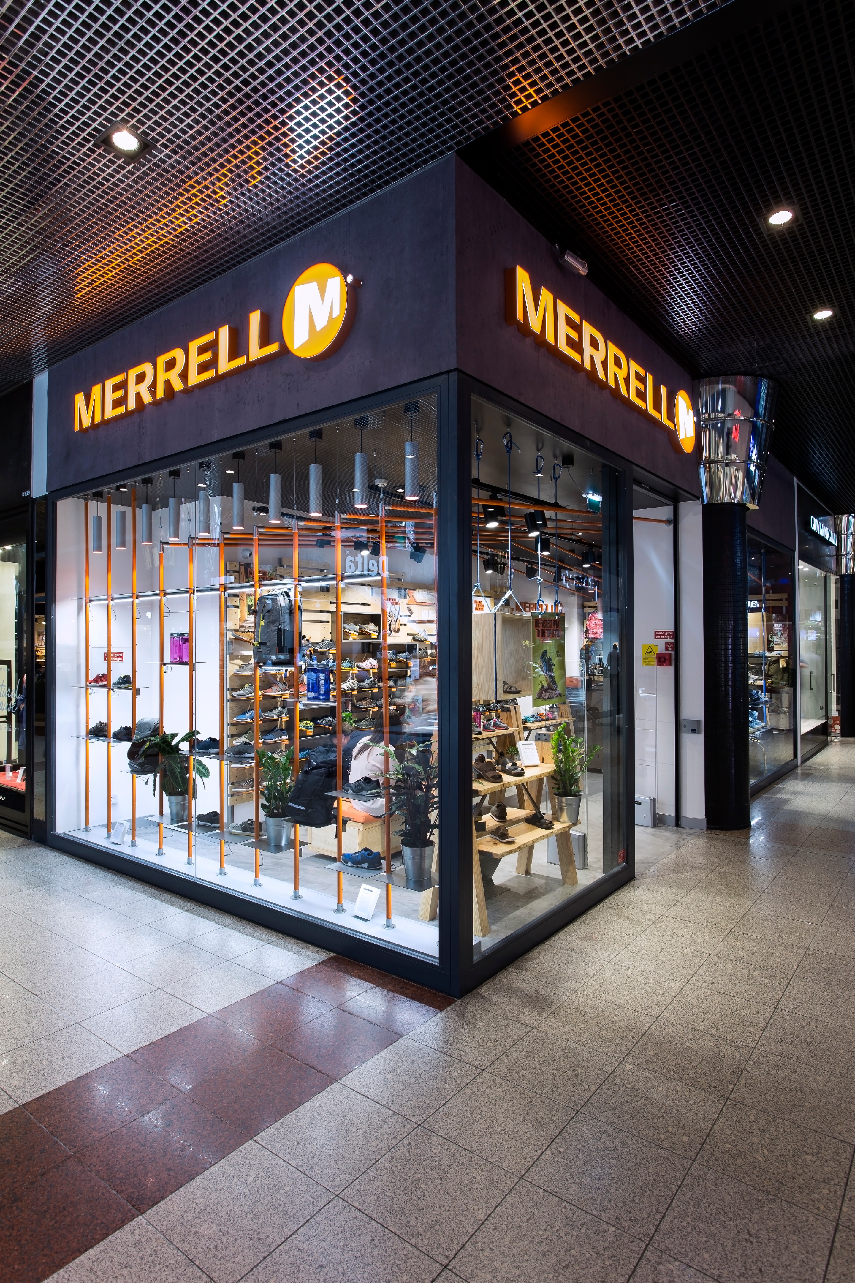 MERRELL 鞋店-1