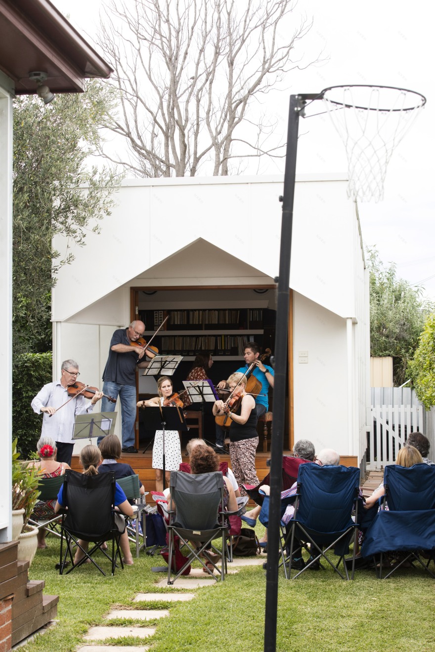 澳大利亚 Newcastle 音乐教学室 | 公共建筑与后院的完美融合-17