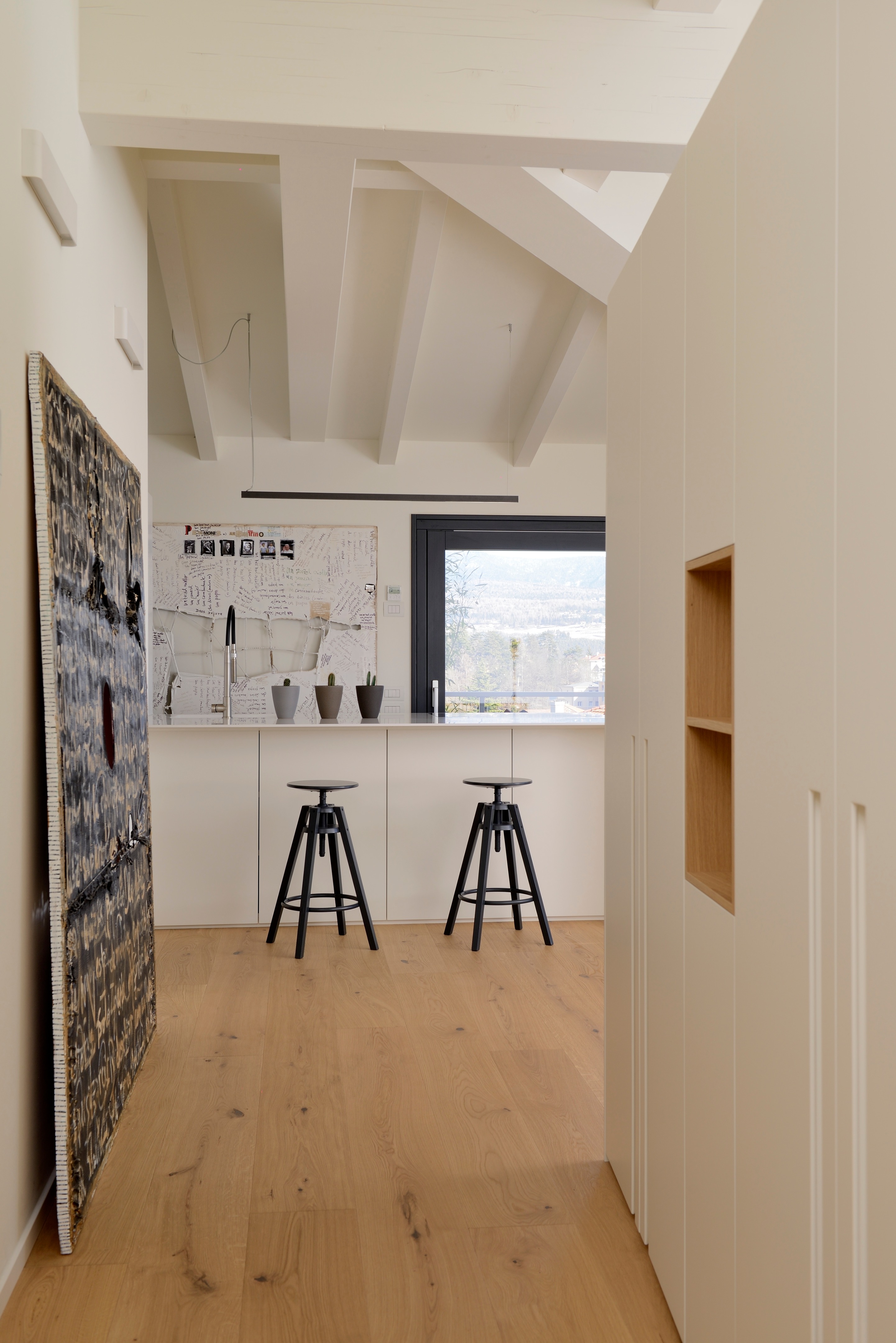 几何空间打造的极简家居-6