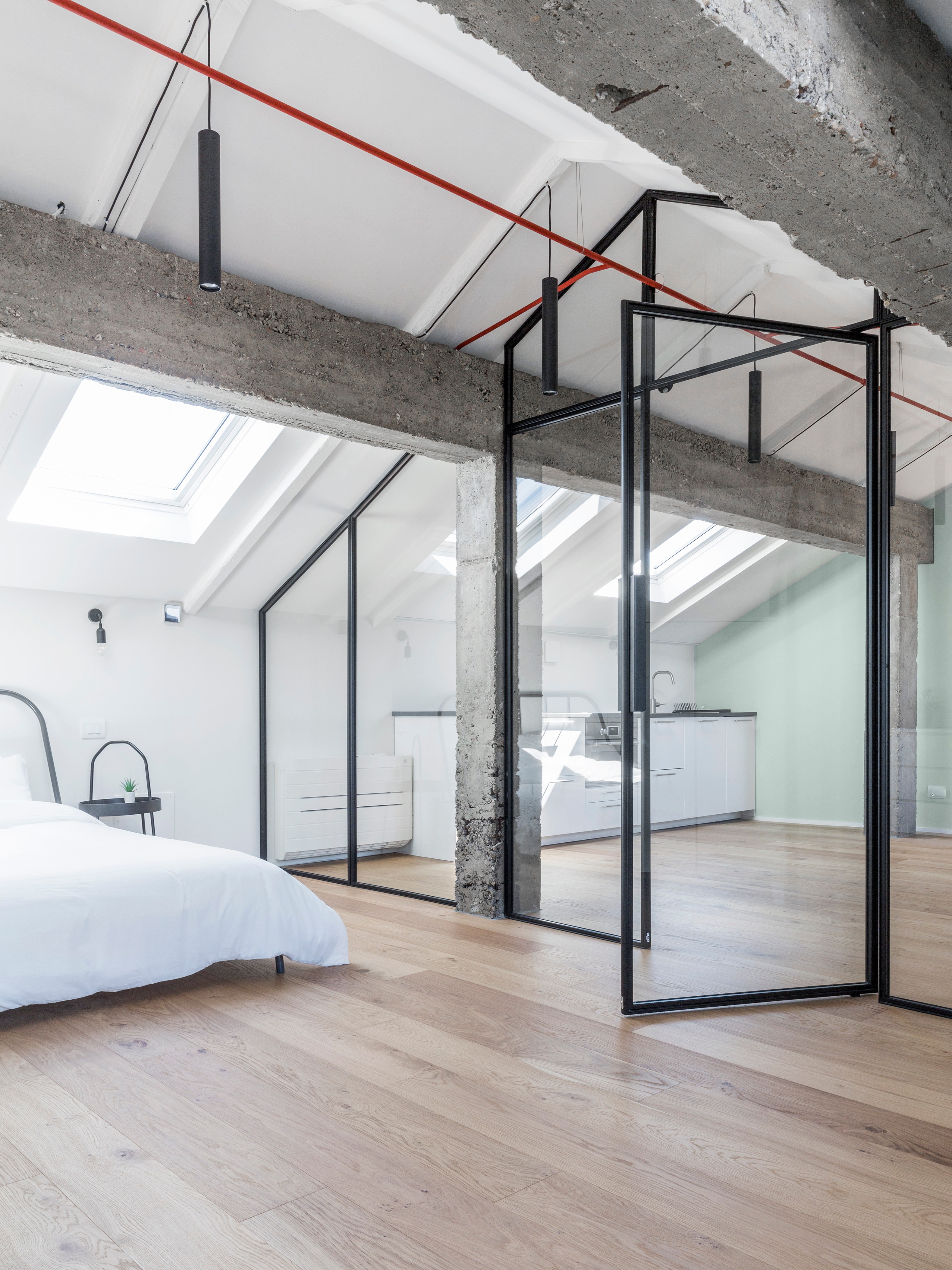 Torino 公寓顶层复式改造，打造舒适 Airbnb 空间-6