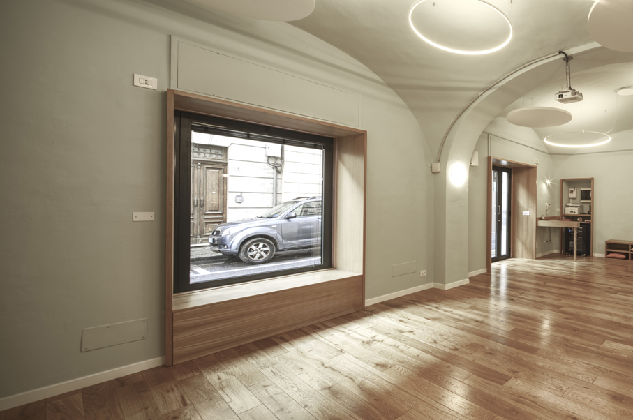 历史建筑中的现代转型 | 温暖木质的多功能空间-0