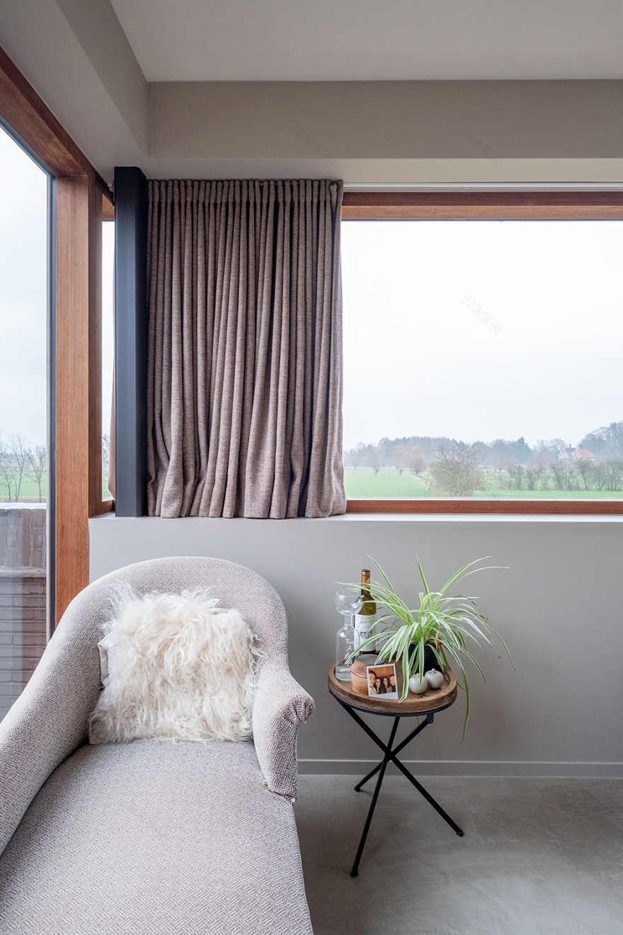 比利时私人别墅 | 极简几何与自然景观的完美融合-16