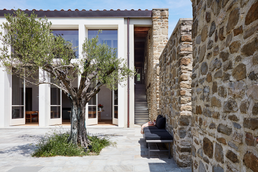 地震废墟中的重生——意大利 Casale Mongibello 别墅设计-3