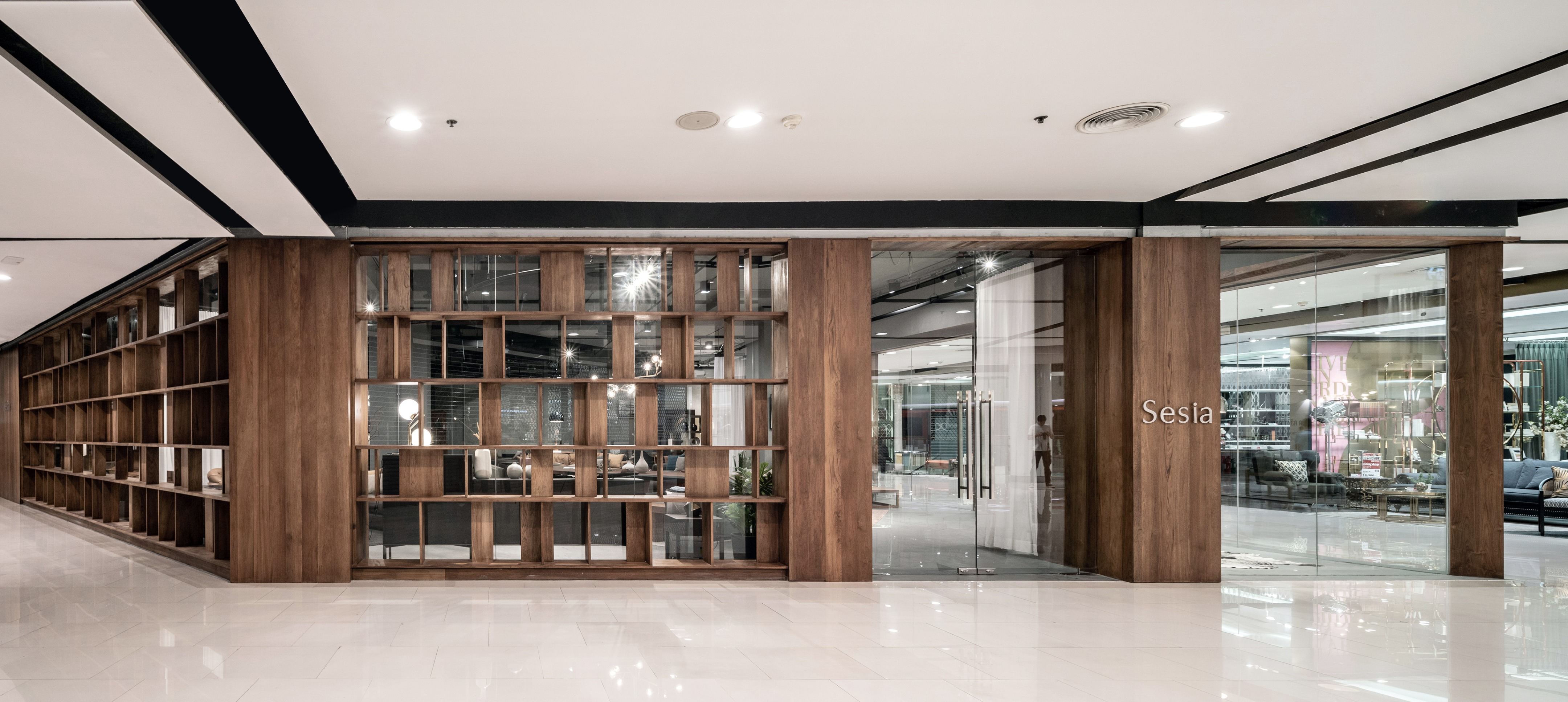 曼谷家居展厅 Sesia,书架式立面设计引领潮流-4