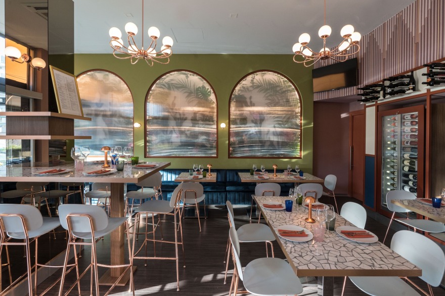 迪奥拉码的“昆斯咖啡馆” | 几何图案与柔和色调的完美融合-0