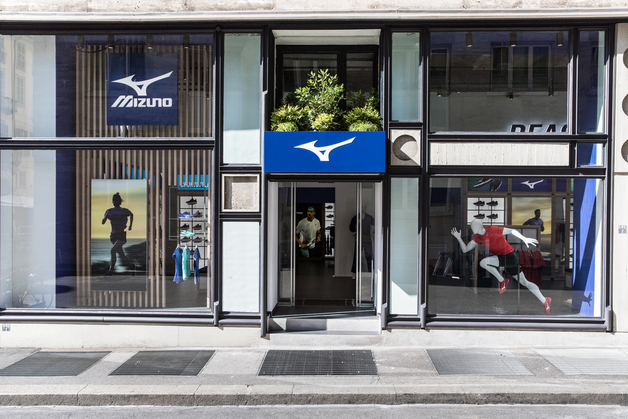 STORE MONOMARCA MIZUNO-8