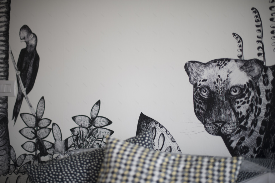 黑白碰撞的简约海景公寓-27