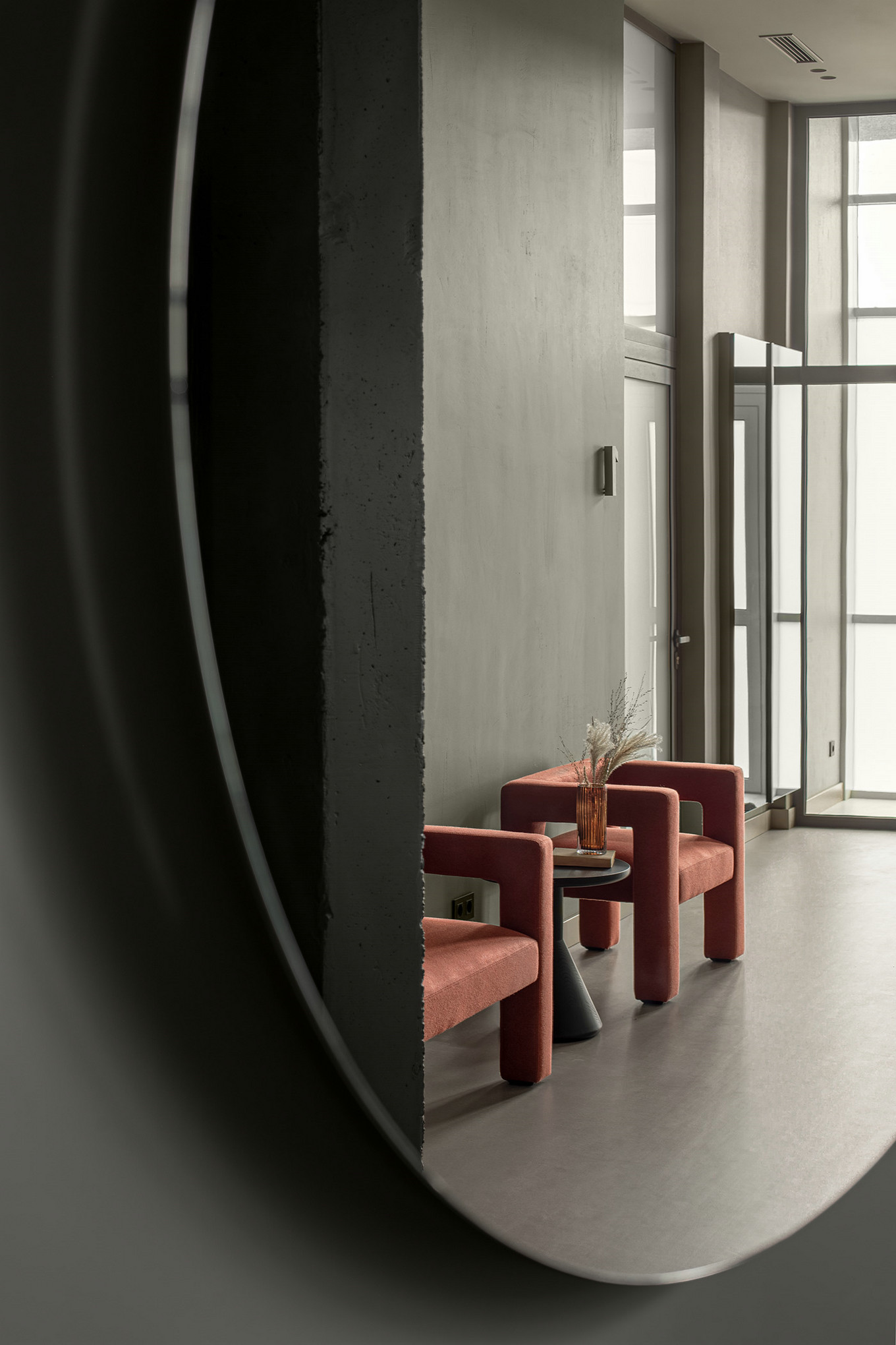 暖色调搭配裸露的水泥墙，尽显温馨大气-8