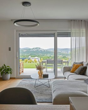 "Törökbálint 的 160 平米优雅家庭住宅 | 未来的智能生活"