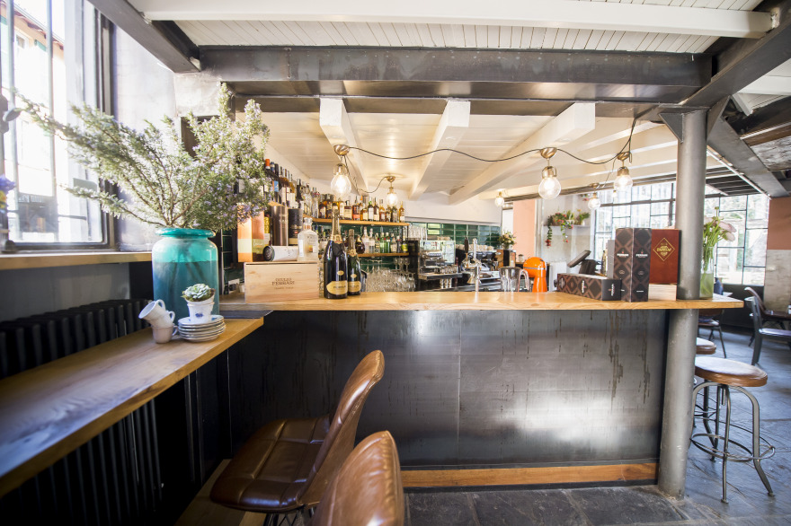 《花之子》餐厅,工业风与自然共融的设计佳作-29