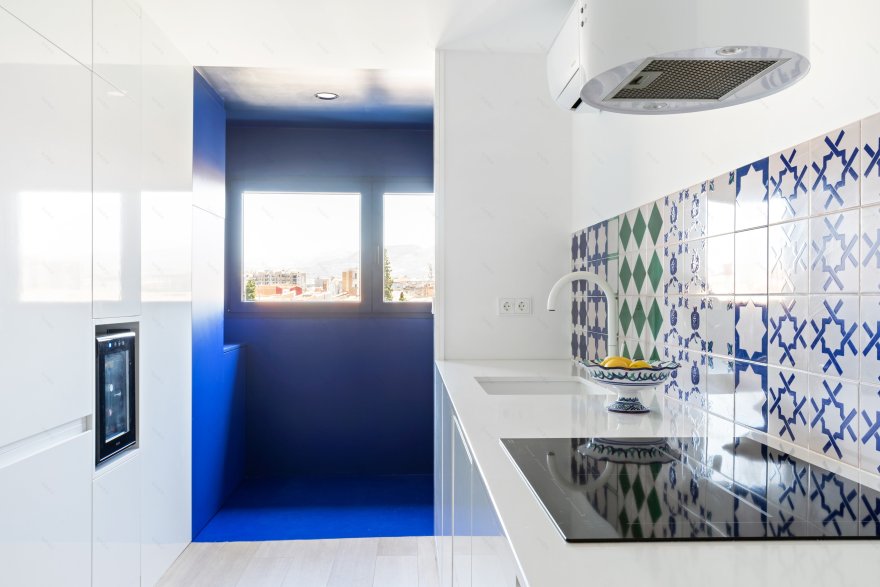 格兰纳达 80 年代厨房翻新-2