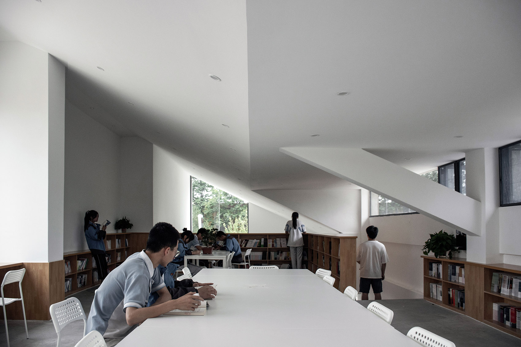 西安高新第六高级中学图书馆/陕西首个希望工程校园图书馆援建项目-43
