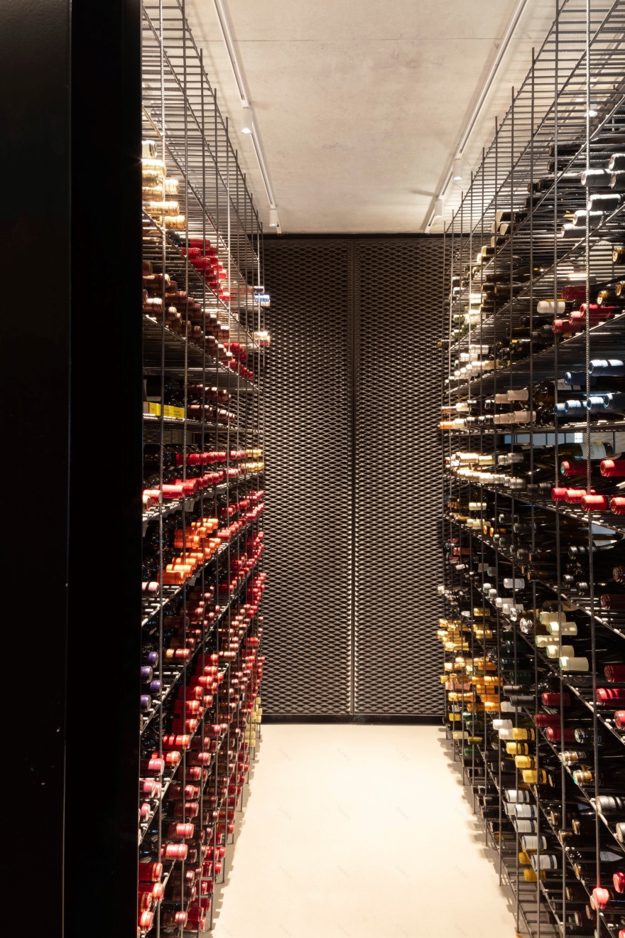 瑞士历史中心工业风公寓设计-4