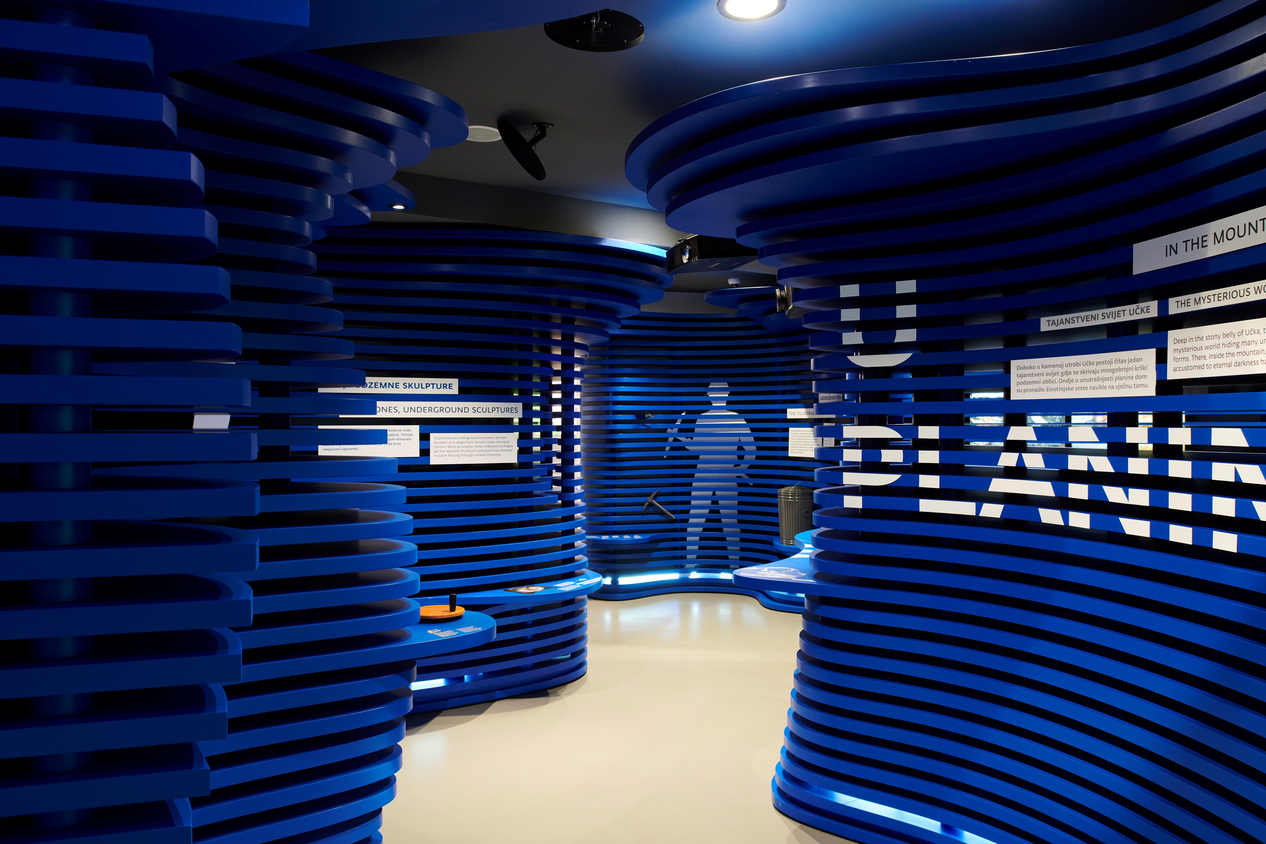 Poklon 游客中心-4