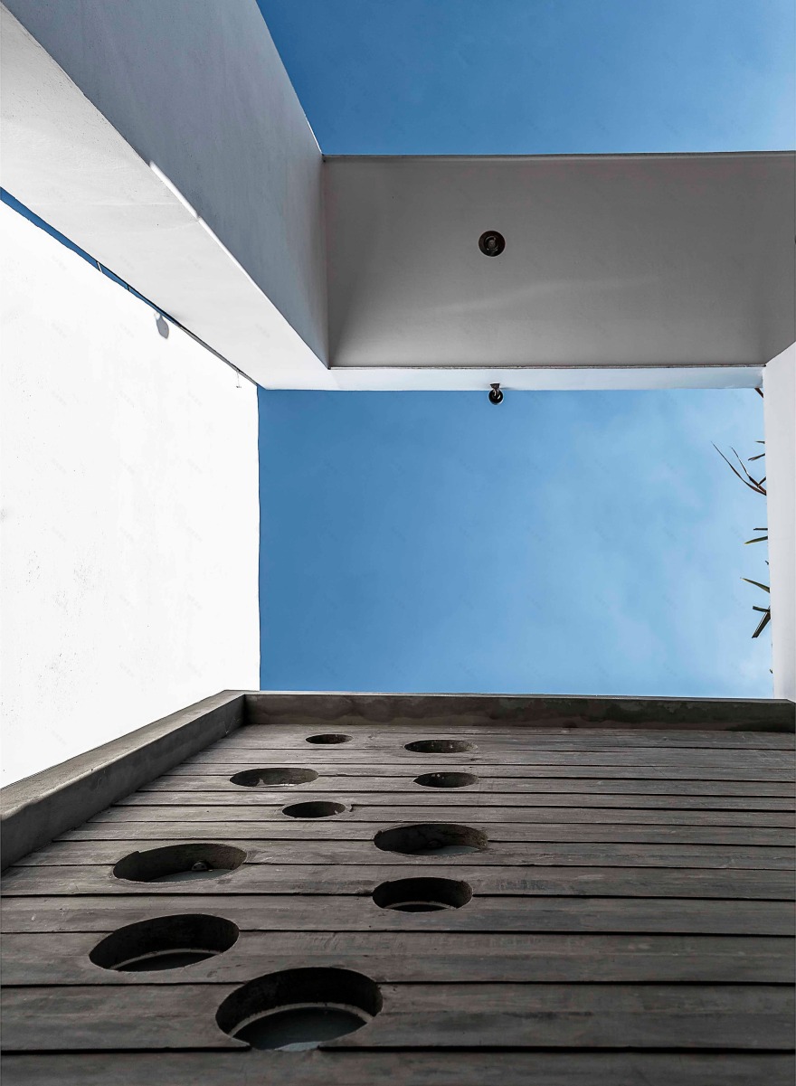 重塑 80 年代建筑,打造现代宜居别墅-4