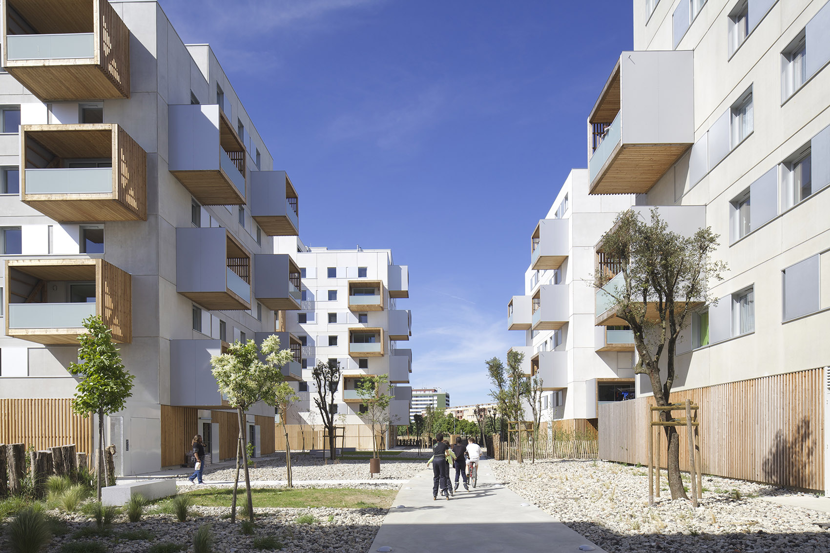 Square Maïmat住宅区更新，法国/释放公共空间，连接社区居民-16
