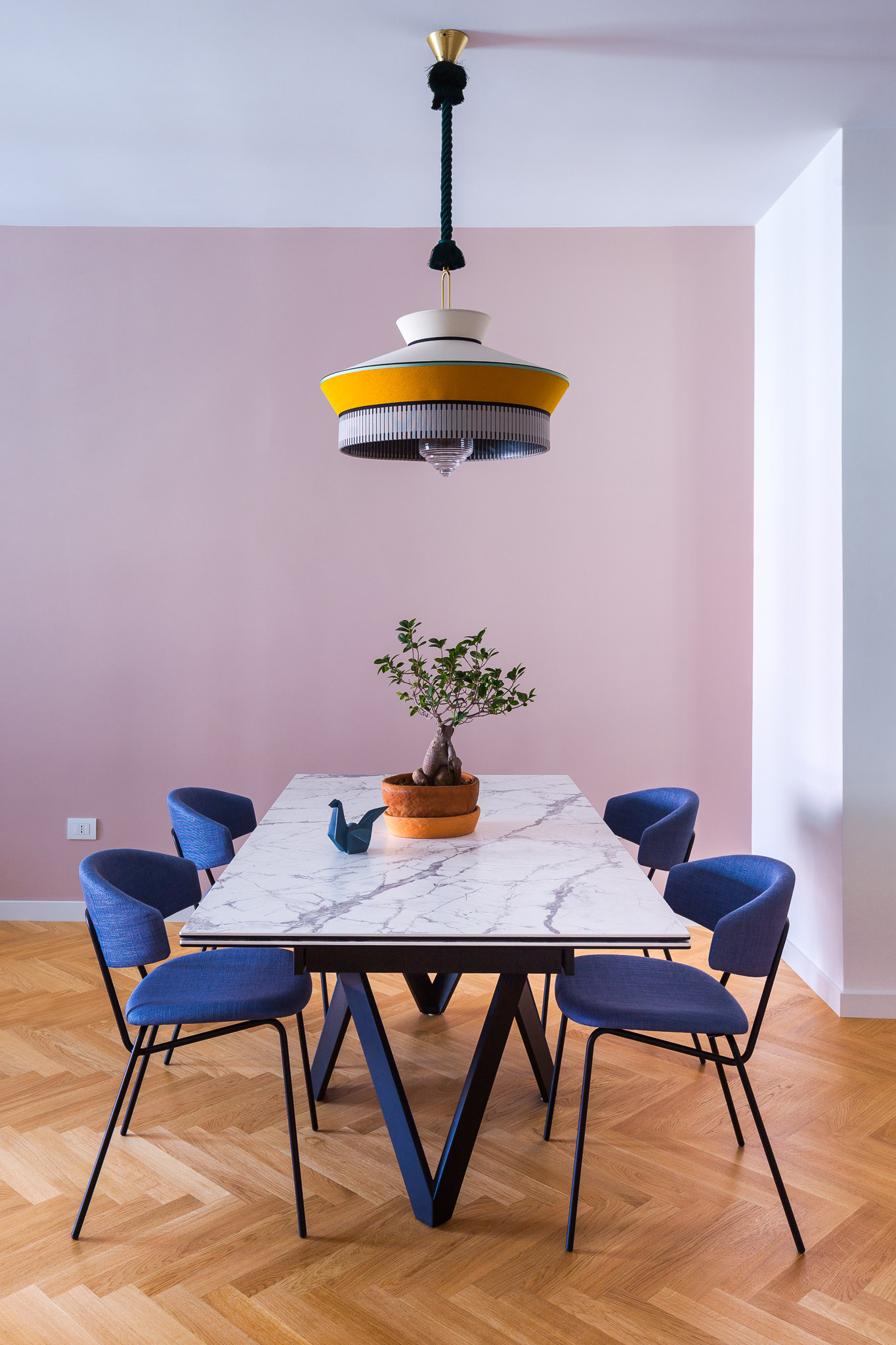 翻新 70 年代公寓，明亮共享空间成亮点-2