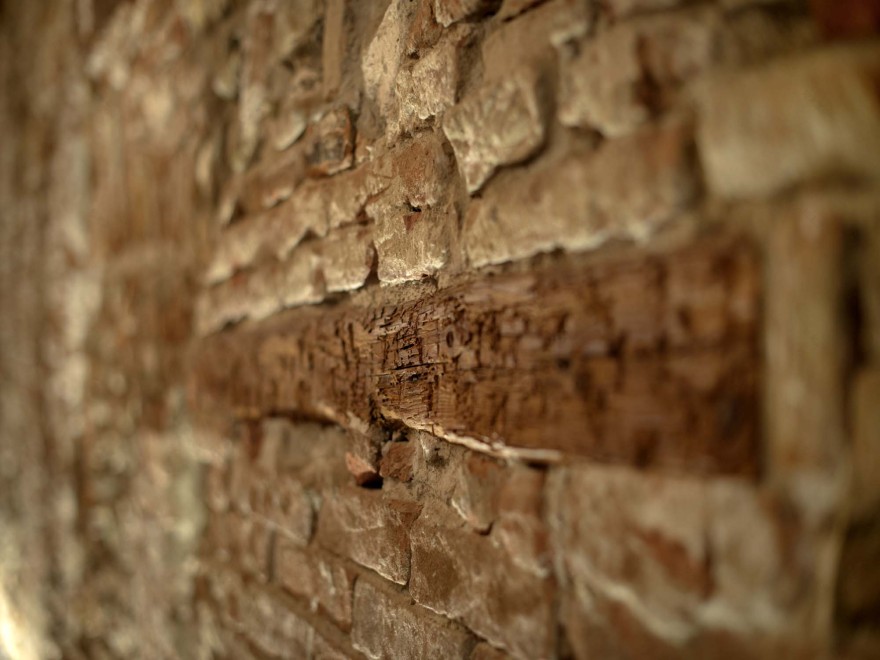 乡村铁器店变身优雅餐厅,传统工艺与美食的完美融合-15