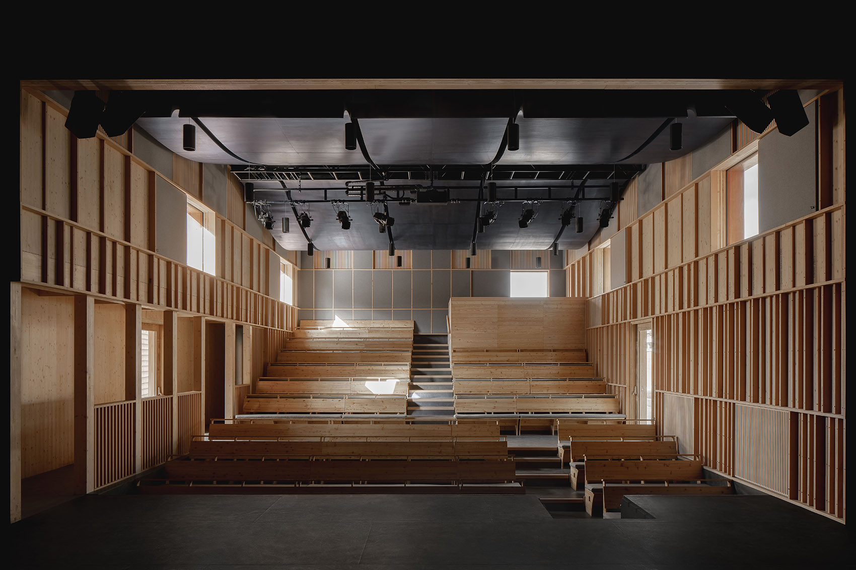 David Brownlow剧场，英国/校园生活的舞台-54