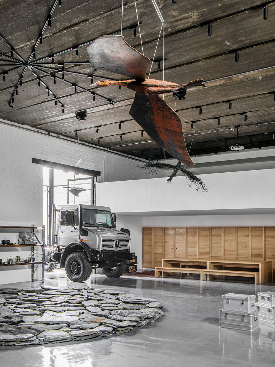 北京梅赛德斯展厅,灵活空间打造社交聚会场所-3