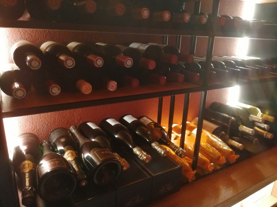 卢加诺葡萄酒库-8