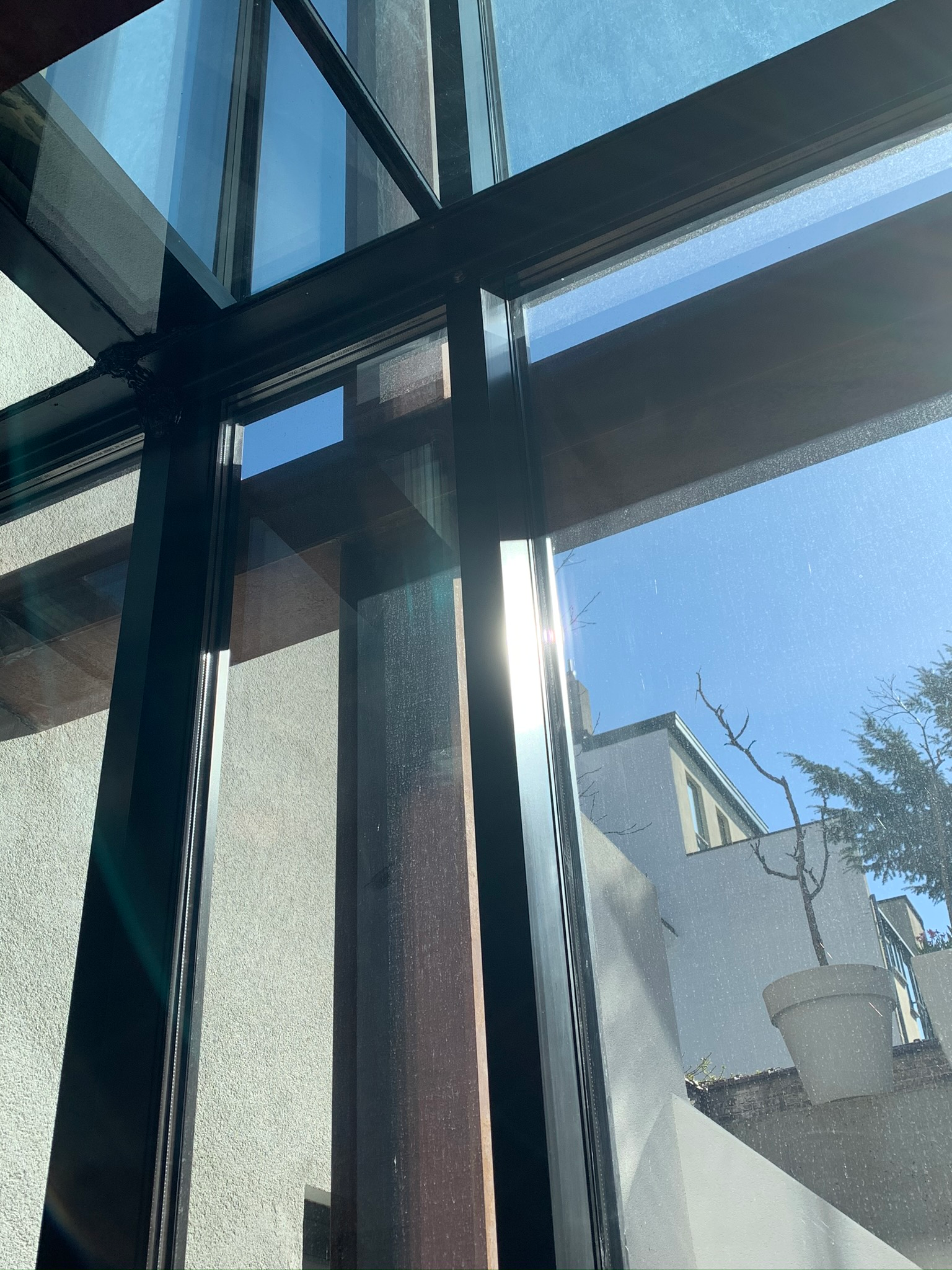 融入环境的比利时现代住宅设计-5