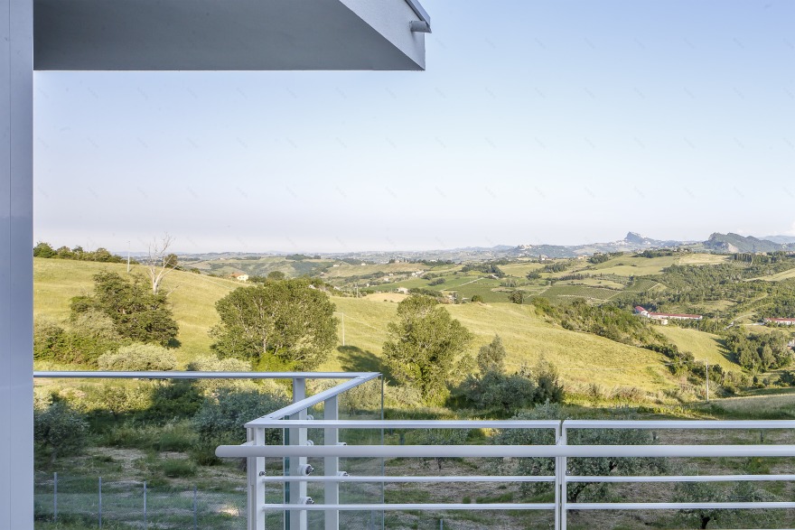 山间别墅 | 融入自然的全景视野-11