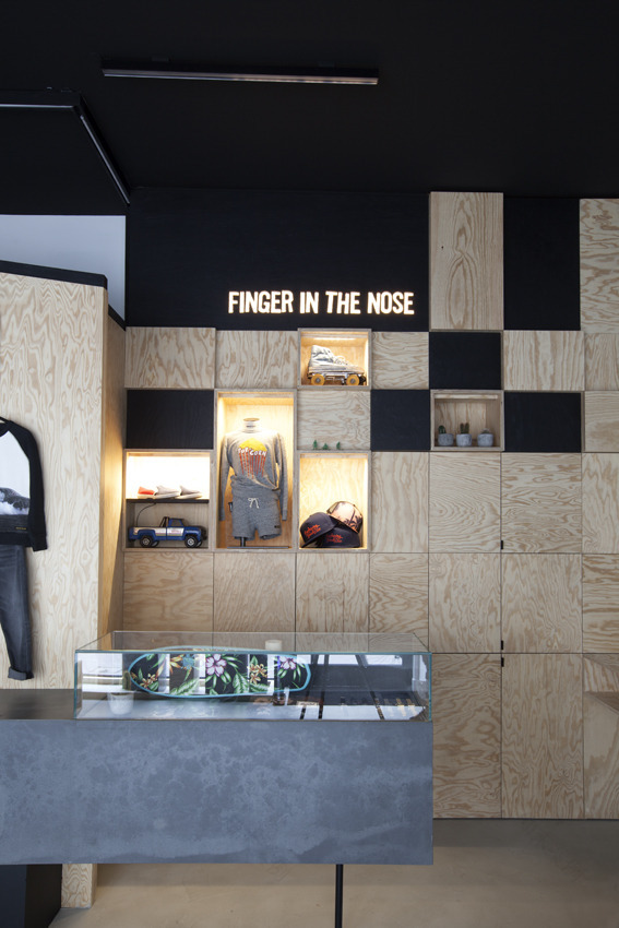 潮流童装品牌 FINGER IN THE NOSE 新店设计-6