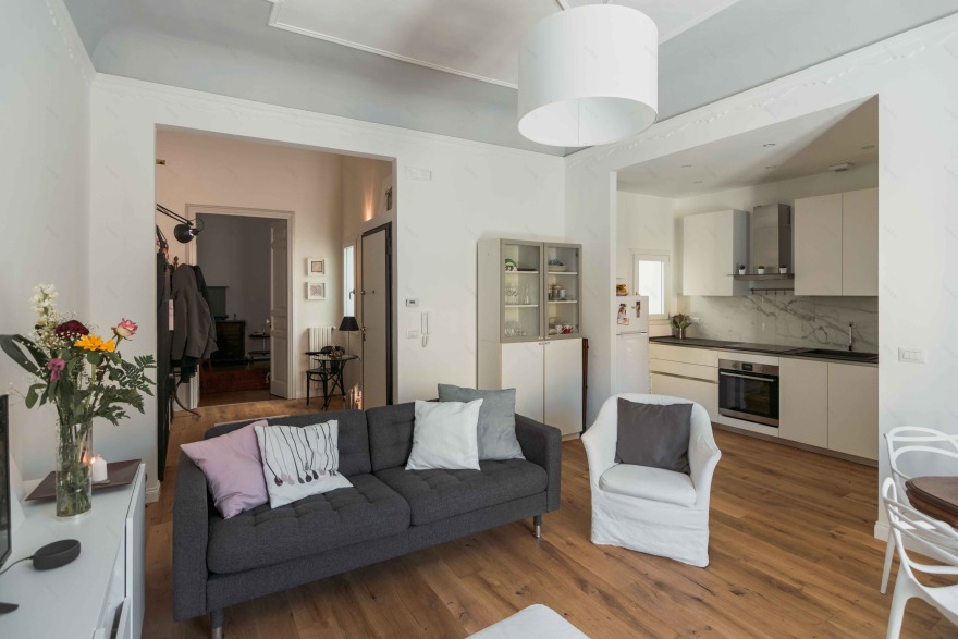 历史中心古宅翻新,现代设计与古典元素完美融合-4