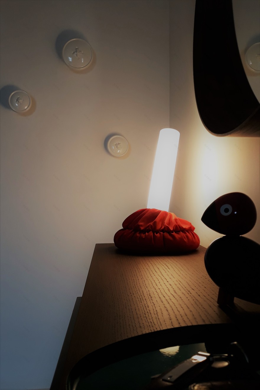 意大利 60 年代公寓翻新,日间生活区与厨房间灵动融合-7