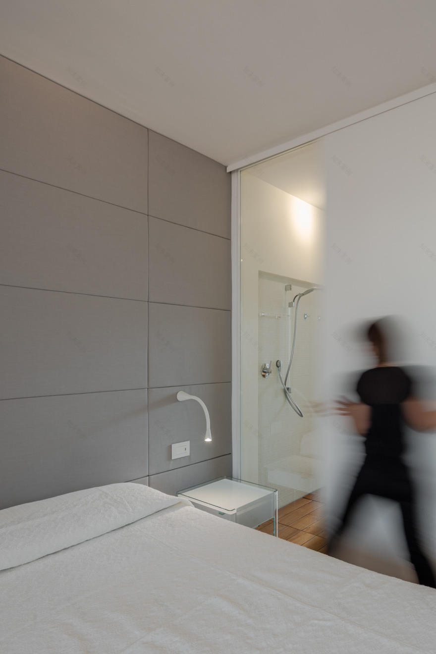 现代顶层公寓,打造无缝室内外空间-21