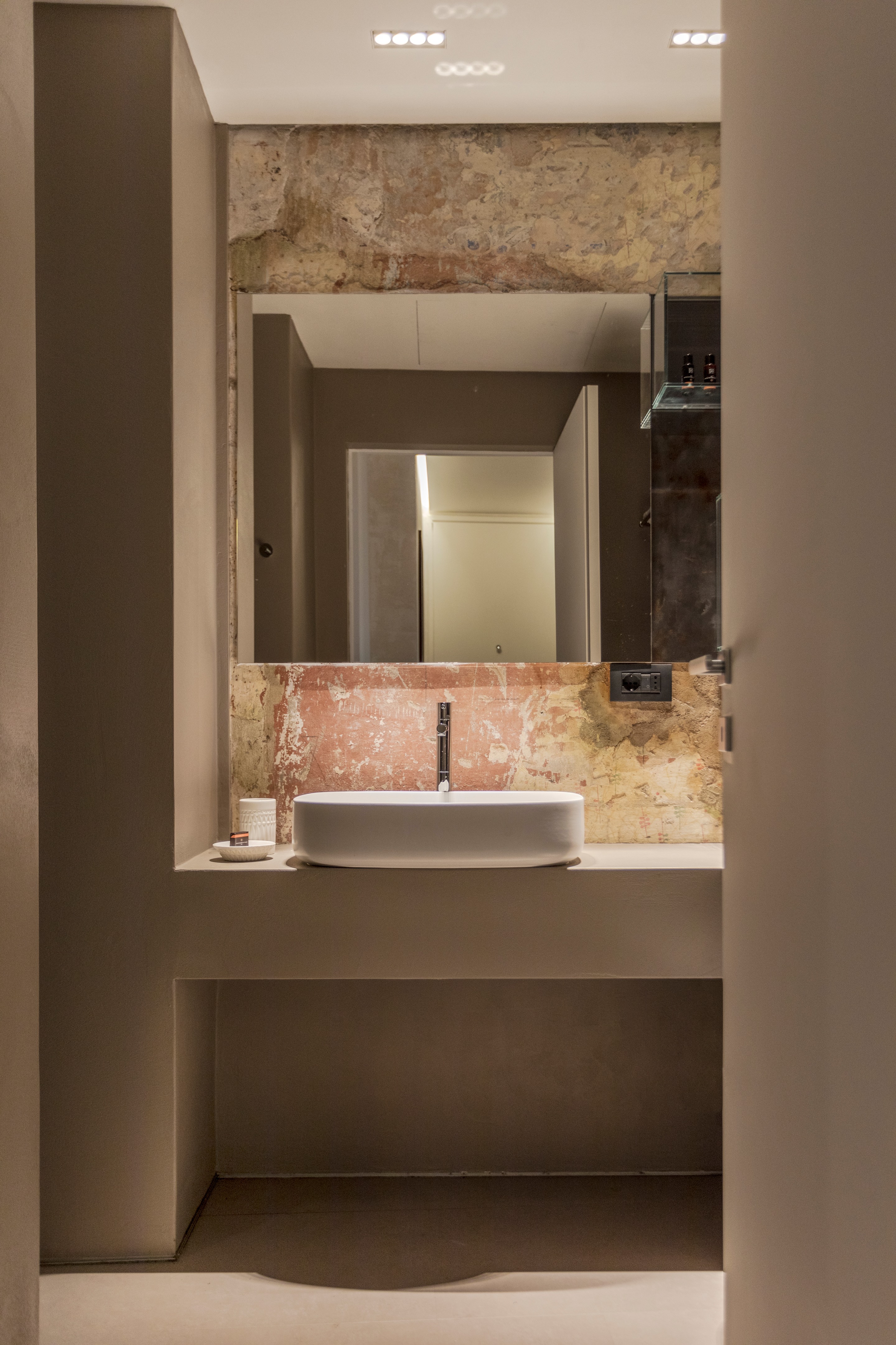 米兰圣戈达尔多酒店翻新设计-8